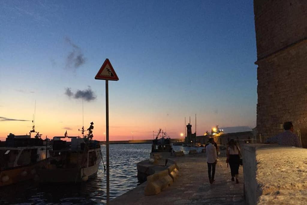 Historic Apartment In Centre Of City 100M To Sea Monopoli Eksteriør bilde
