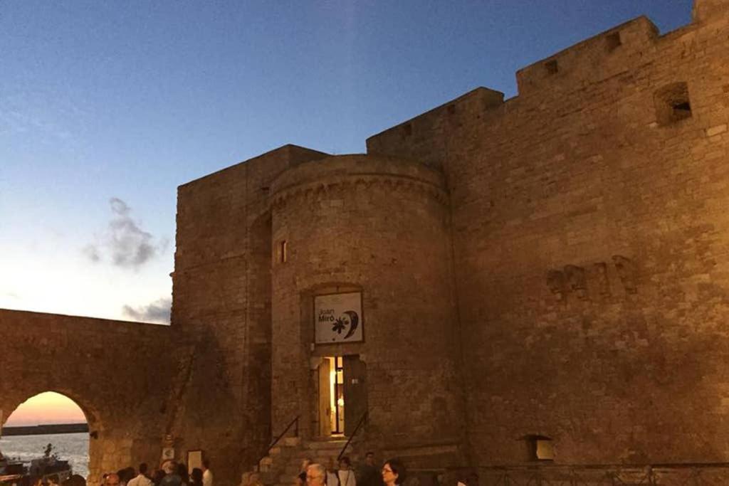 Historic Apartment In Centre Of City 100M To Sea Monopoli Eksteriør bilde