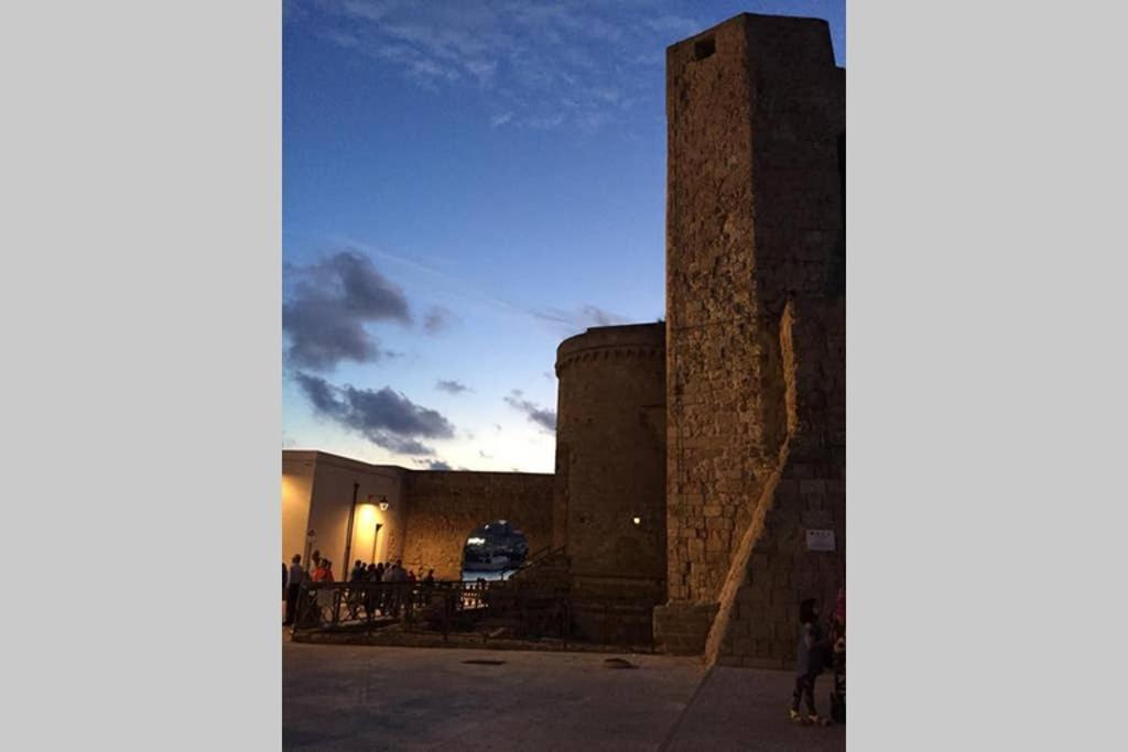 Historic Apartment In Centre Of City 100M To Sea Monopoli Eksteriør bilde